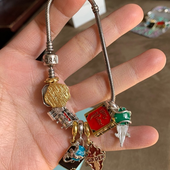 Pandora Snake Chain Bracelet w/ NEW 9 Harry Potter Themed Charms EUC - Picture 9 of 12